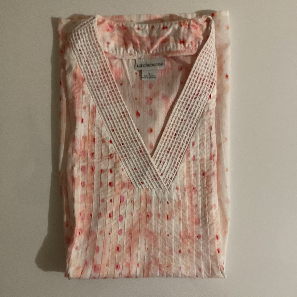 Liz Claiborne sleeveless Size Medium blouse net lace around neck 100% cotton. - Picture 9 of 11